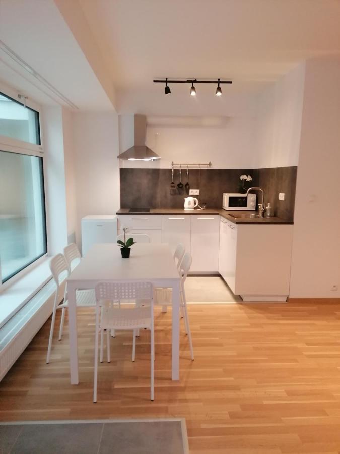 Brand New Two Room Apartment #26 With Free Secure Parking Close To Center Prague Exterior photo